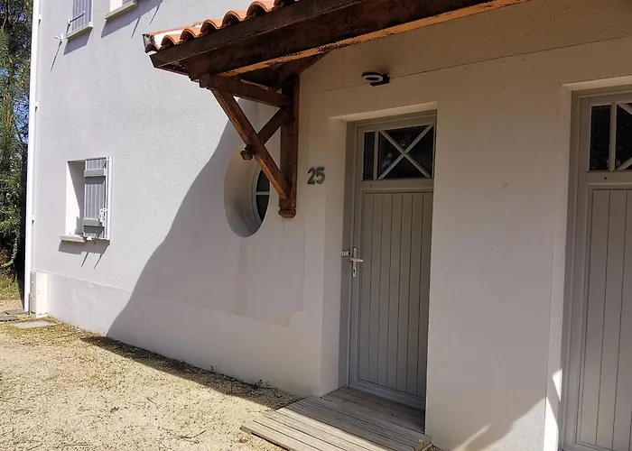 Maison Sous Les Pins Pour 5 Pers, Terrasse, Parking A - Fr-1-194-363 * La Tranche-sur-Mer