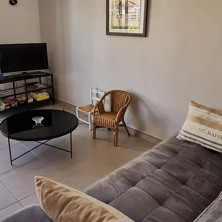 Holiday home Maison Sous Les Pins Pour 5 Pers, Terrasse, Parking A - Fr-1-194-363